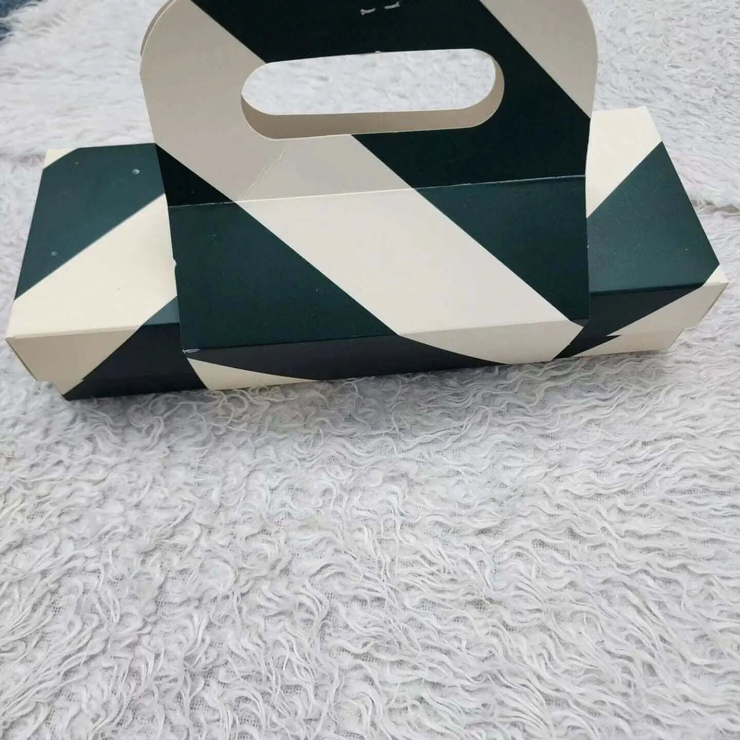 بوكس بقاعدة 27.5×10.5×3 سم وغطاء منفصل وحامل طباعة حسب الطلب
