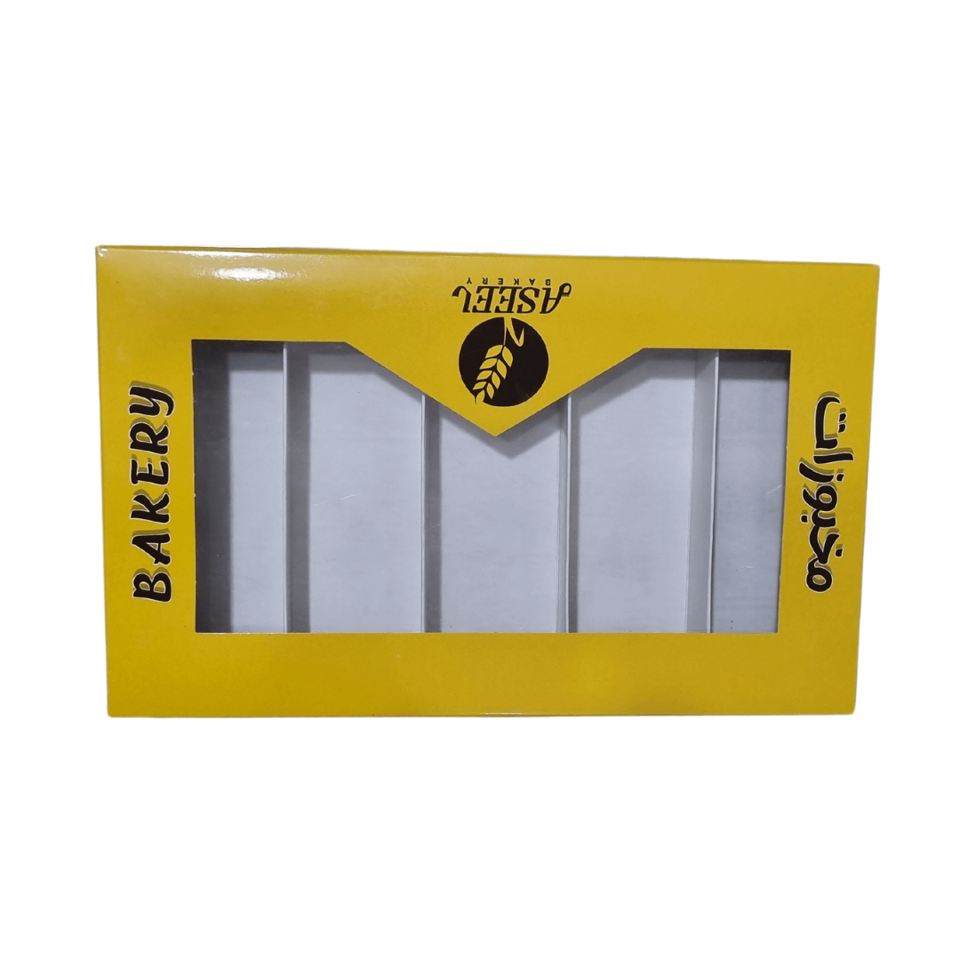 مواصفات البوكس
الطول28 سم العرض 17 سم الارتفاع 4 سم
البوكس مقسم لخمس تقسيمات طولية
يحتوي البوكس على شباك شفاف يمنحه الجمالية وإمكانية رؤية ما بداخل البوكس
البوكس يصلح للحلويات والمخبوزات والعديد من الاستعمالات الأخرى التي يتناسب مقاسها مع حجم البوكس وتفاصيله
الطباعة:
يمكنكم طلب طباعة خارجية فقط أو داخلية وخارجية
السولوفان:
السولوفان هو طبقة نايلون عازلة تفيد في 1- يمنح المتانة للعلبة
2- يعزل الزيوت والسوائل عن الورق
3- يمنع الطباعة من الاختلاط بالمواد الغذائية
لكم حرية الاختيار بإضافة سولوفان