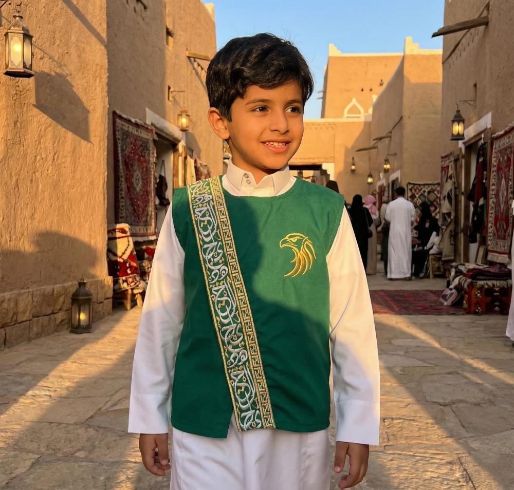 Boys' plain royal green robe with luxurious silver Arabic calligraphy — product image 2