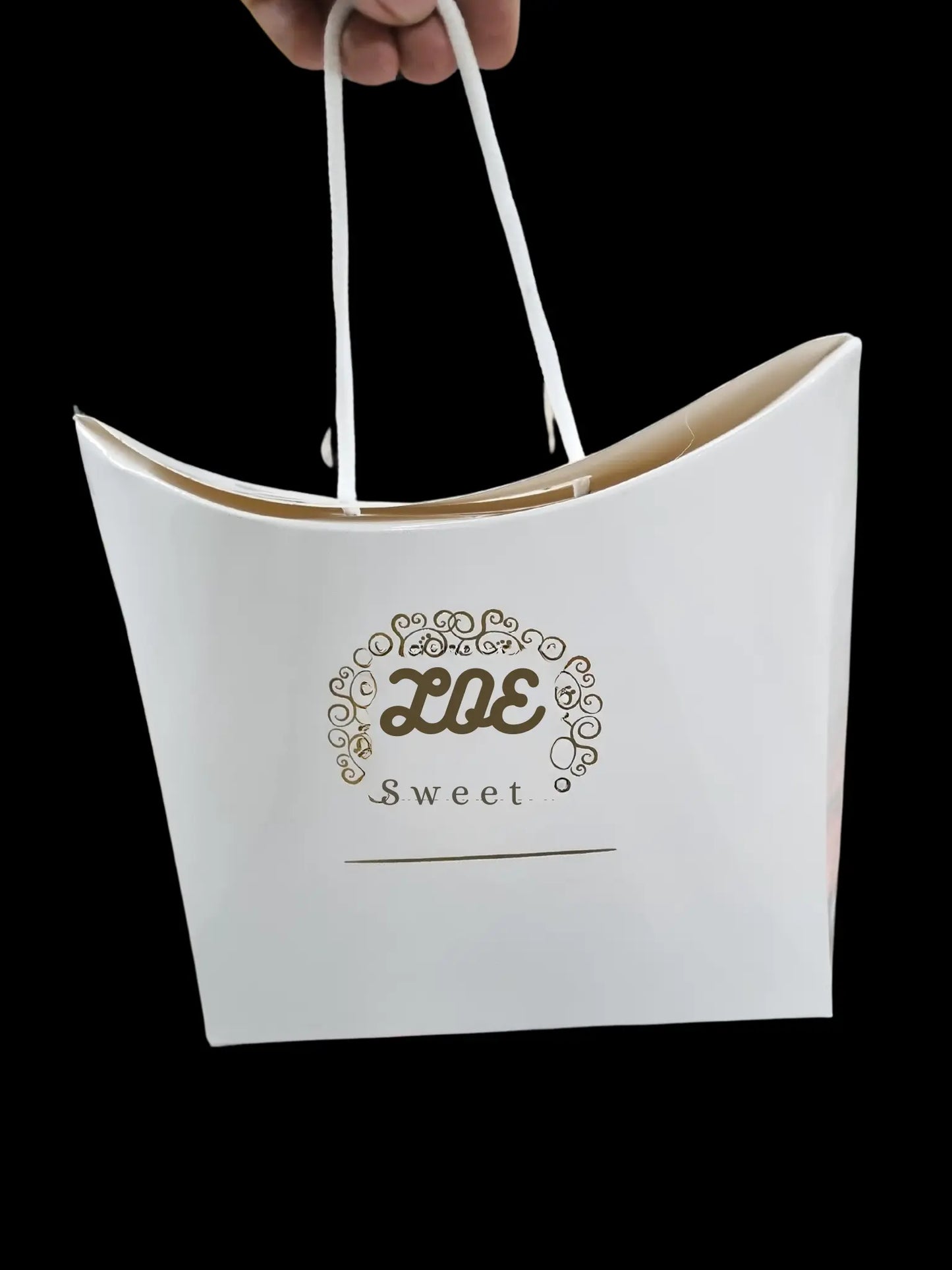 Custom printed paper bag 20×16×5.5 cm Custom printed paper bag 20×16×5.5 cm مطبعة مدار Madar Print