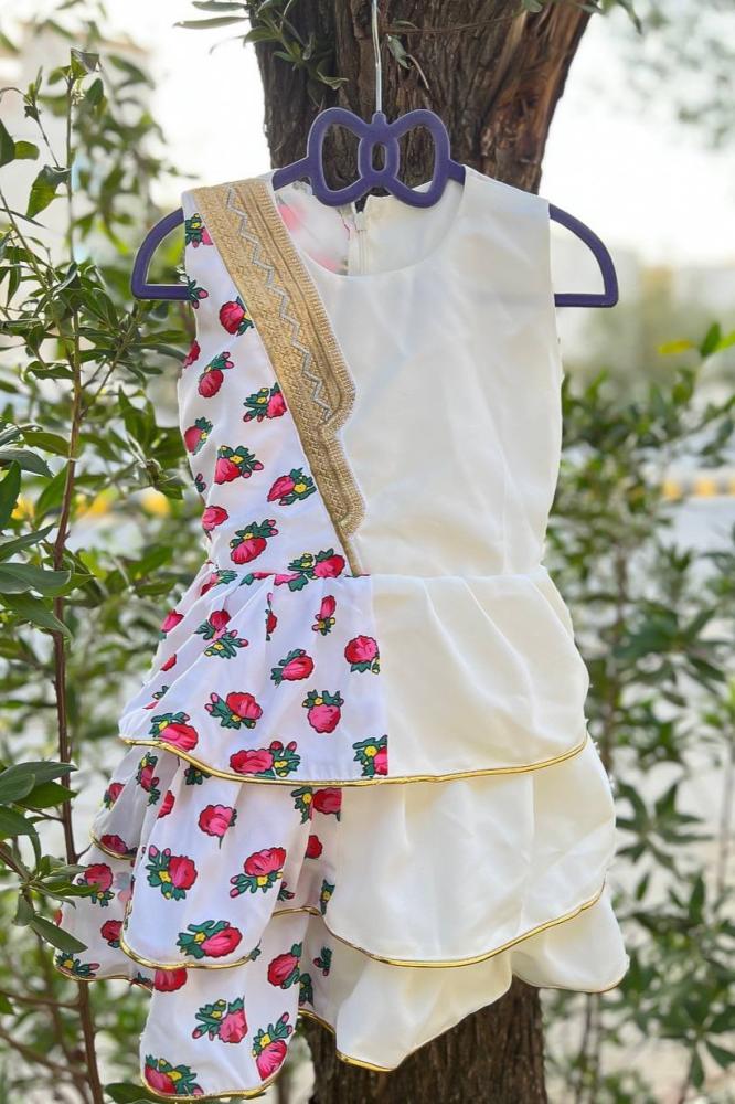 Girls' white and pink shalky dress with a traditional design for Ramadan and Gergean — product image 6