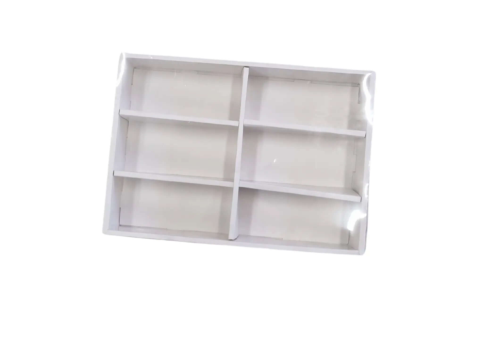 علبة فطاير ومعجنات ومناقيش للمناقيش باللحمة والجبنة ومناقيش الخضار والزعتر 
طباعة باللوجو والتصميم الخاص بالعميل
الاسعار تشمل التصميم ما عليك سوى التواصل معنا
6 تقسيمات تمثل مساحة كافية لاستيعاب 24 فطيرة او منقوشة على الأقل
أبعاد كل تقسيم  16.5×7×6.5