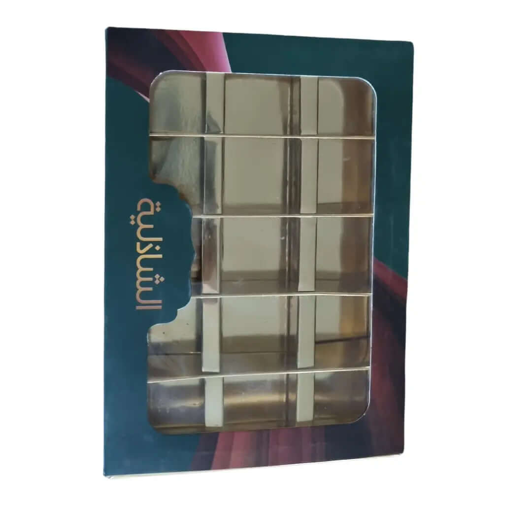 بوكس فاخر ب15 تقسيم مربع يصلح للشوكولاتة والحلا والتمور
الغلاف ورقي بنافذة شفافة ومزود بمشمّع 
القاعدة متالايز بلون ذهبي حجم كل مربع 3.5×3.5×3.5 سم
طباعة بشعار العميل وتصميمه(بدون الطباعة على المتالايز)