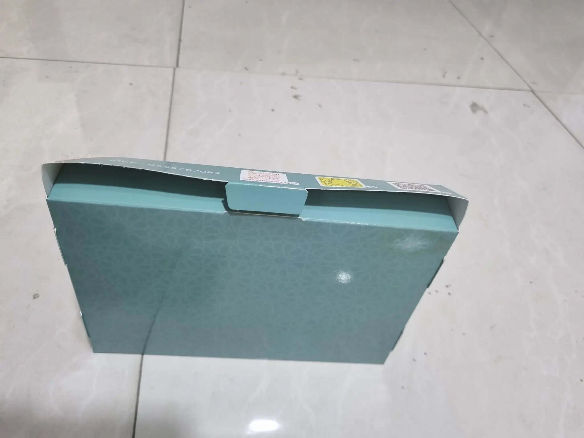 بوكس بأبعاد 34.5×31.5×4 سم
لتغليف الكنافة يشكل جميل وجذاب 
البوكس مزود بمشمع خارجي 
يوجد من الأعلى نافذة شفافة لمشاهدة الكنافة في البوكس
طباعة بشعار وتصميم العميل 
 
 