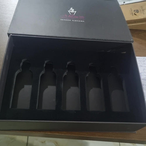 علبة عطور صلبة مع فوم لخمس زجاجات — الصورة الأولى